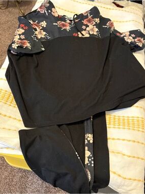 SHEIN Black Cold-Shoulder Top with Floral Accents Matching Joggers